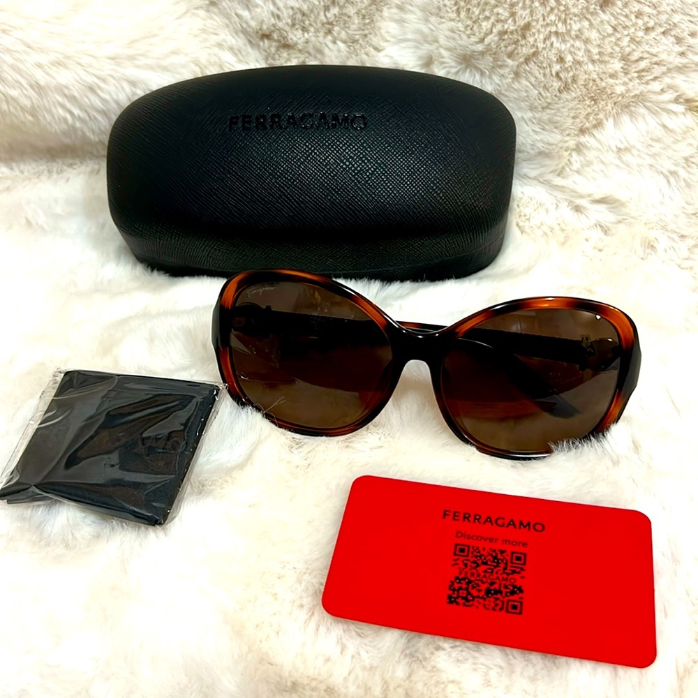 Authentic NEW Ferragamo tortoise brown gradient